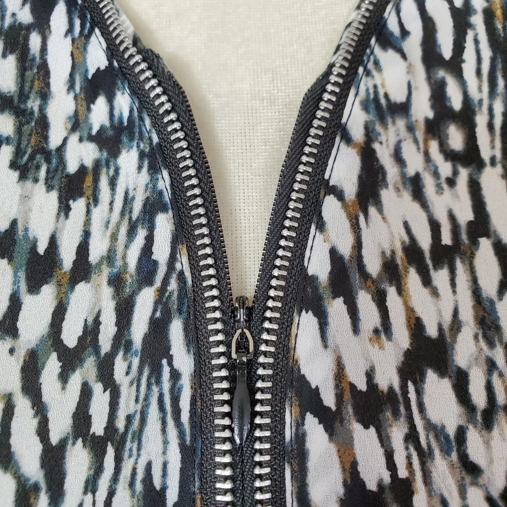 Zac & Rachel cold shoulder top large - Picture 4 of 6